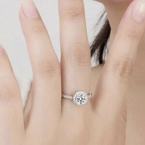 EUC 1 Carat Adjustable Moissanite Sterling Silver Ring